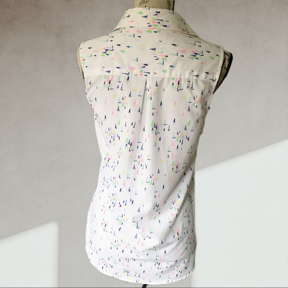 Sailboat sleeveless blouse - Picture 6 of 8